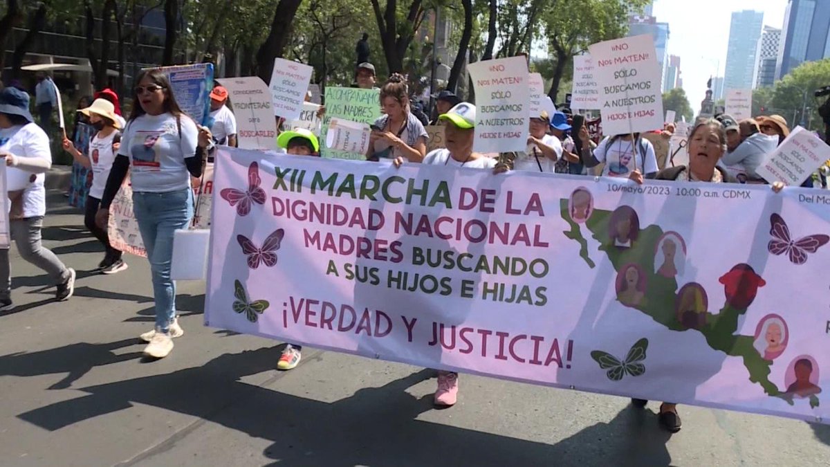 #MetroBus ESTACIÓN ADICIONAL #MatrixTelevisionMx 📺💻📻 #Linea4 de #MetroBusCDMX 🚌Servicio Aeropuerto y Pantitlan 📰Nada que celebrar: buscadoras de #DesaparecidosEnMéxico conmemoran el #DiaDeLaMadre con protestas matrixdigitalmx.blogspot.com #10DeMayo2024 #DiaDeLasMadres #AMLO