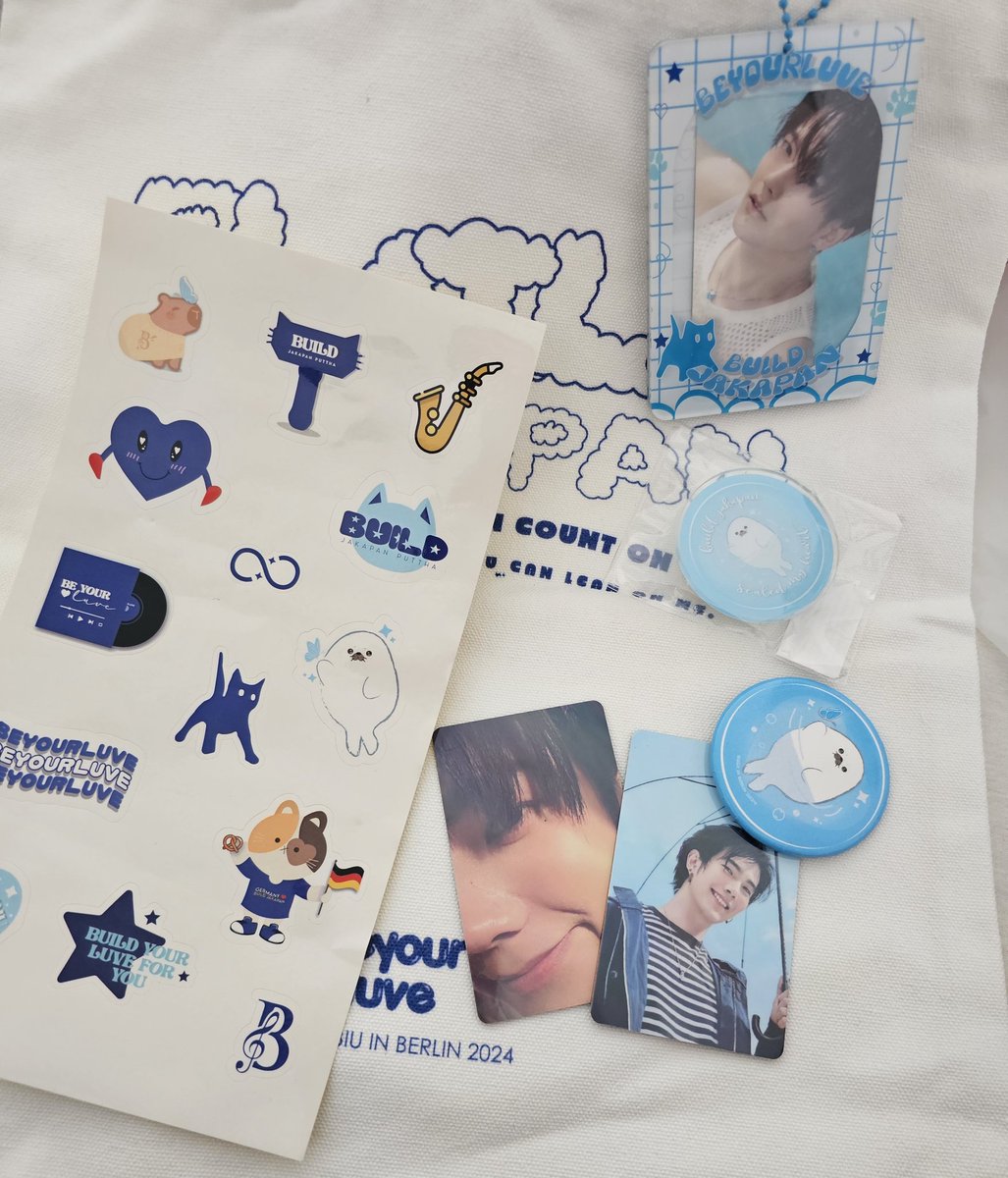 LIMITED AMOUNT ON MERCH LEFT! Totebags, Photocard Holders, Stickers Seal and Capybara Pins If your interested please DM me, the money will be used on Projects that still needs Support 🥹💙. @JakeB4rever #BuildJakapan #Beyourluve Pic: cantcooking