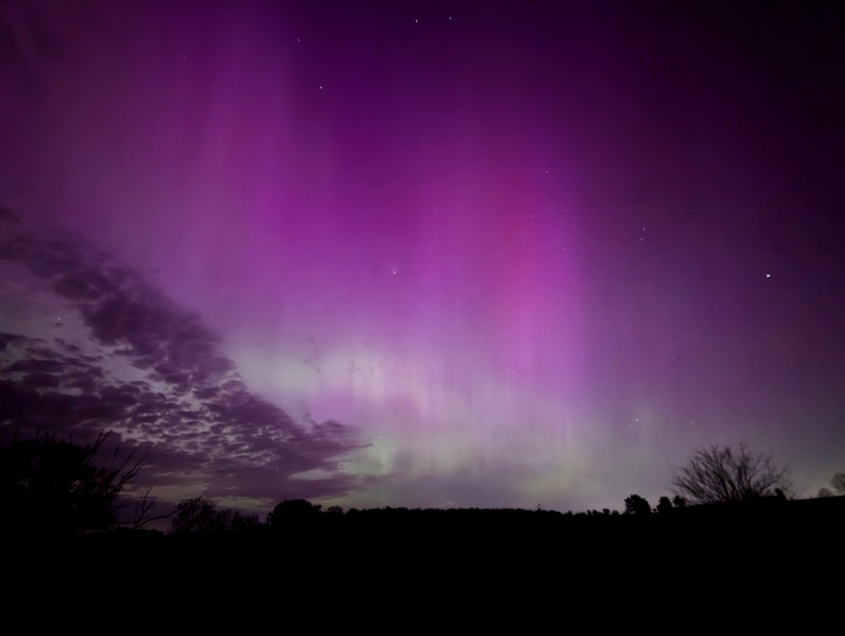 Sometimes the universe has a way of making a tough, sad week feel just a little bit better. Auroras make everything feel a bit better. Lenawee County, Michigan. Google Pixel 8 Pro, 6 sec, no tripod.