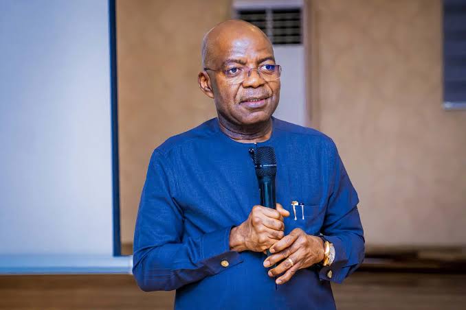 ElochukwuOhagi's tweet photo. On Abia Airport 

"Ferotex Construction Company said that when the former Abia State governor approached them for the construction of an airport, they informed him that they had never built an airport before and expressed concerns about their capability to handle the project. However, he insisted that they should proceed with the construction of the Abia State Airport. Subsequently, when the initial payment of ₦10 billion was made into their account, they were given 32 accounts and instructed to transfer the funds meant for the airport project to these 32 different bank accounts." 

Me: You see how your leaders loot you? Only IPOB and Nnamdi Kanu can save you.