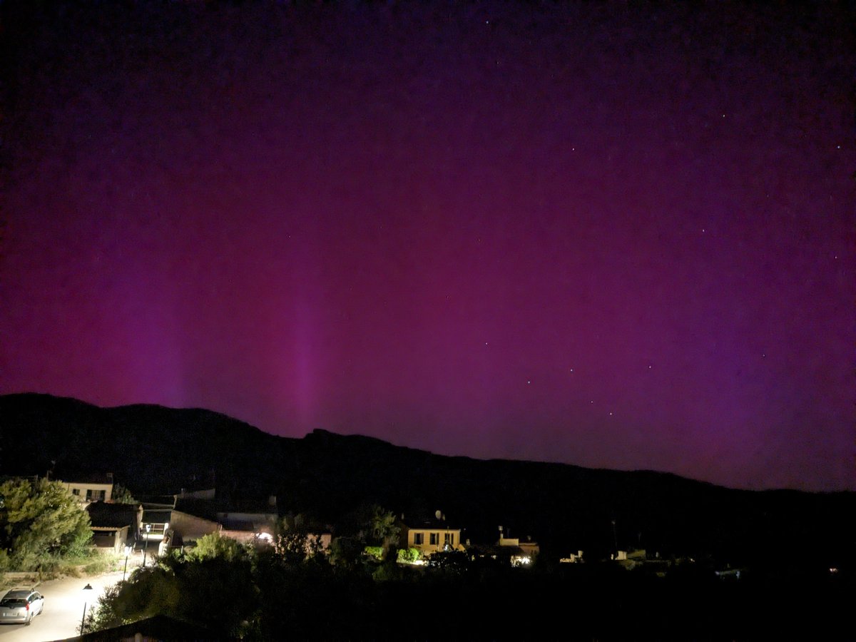 peremarch22's tweet photo. #Auroraboreal Des de Campanet - Mallorca https://t.co/eofi4xdzqx
