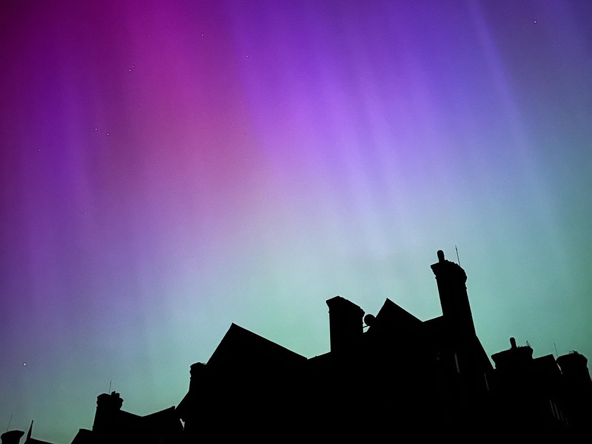 I’ve travelled to the Arctic Circle with an array of camera equipment to capture the Aurora Borealis. It was cloudy for the entire week. 

Tonight, in the south of England, I ambled outside and casually snapped these with my iPhone.

#Auroraborealis #eastsussex #NorthernLightsUK