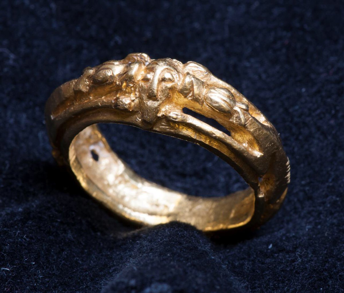 The Fishergate Ring was displayed briefly in the area of York it is named after #OTD in 2014. The Anglian gold treasure was found there around 1930 and given to Yorkshire Museum in 1951. ©York Museums Trust