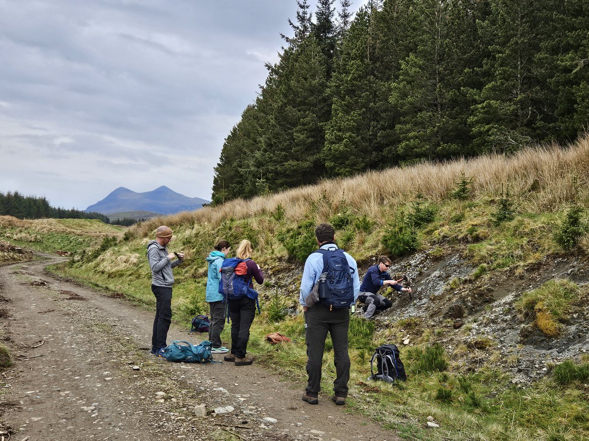 Dr Kathryn Goodenough (@kmgoodenough) on Twitter photo It has been a superb week in #Assynt in the Northwest Highlands looking at some classic alkaline rocks and #Lewisian geology (and getting very wet feet). Thanks <a href="/owenmweller/">Owen Weller-Gibbs</a> for organising! It has been a superb week in #Assynt in the Northwest Highlands looking at some classic alkaline rocks and #Lewisian geology (and getting very wet feet). Thanks <a href="/owenmweller/">Owen Weller-Gibbs</a> for organising!