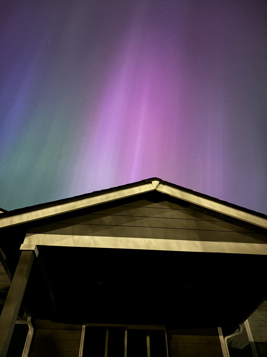 andyklatt's tweet photo. Not a drill in Poulsbo! #wawx #NorthernLights ! https://t.co/muN71mnbpZ
