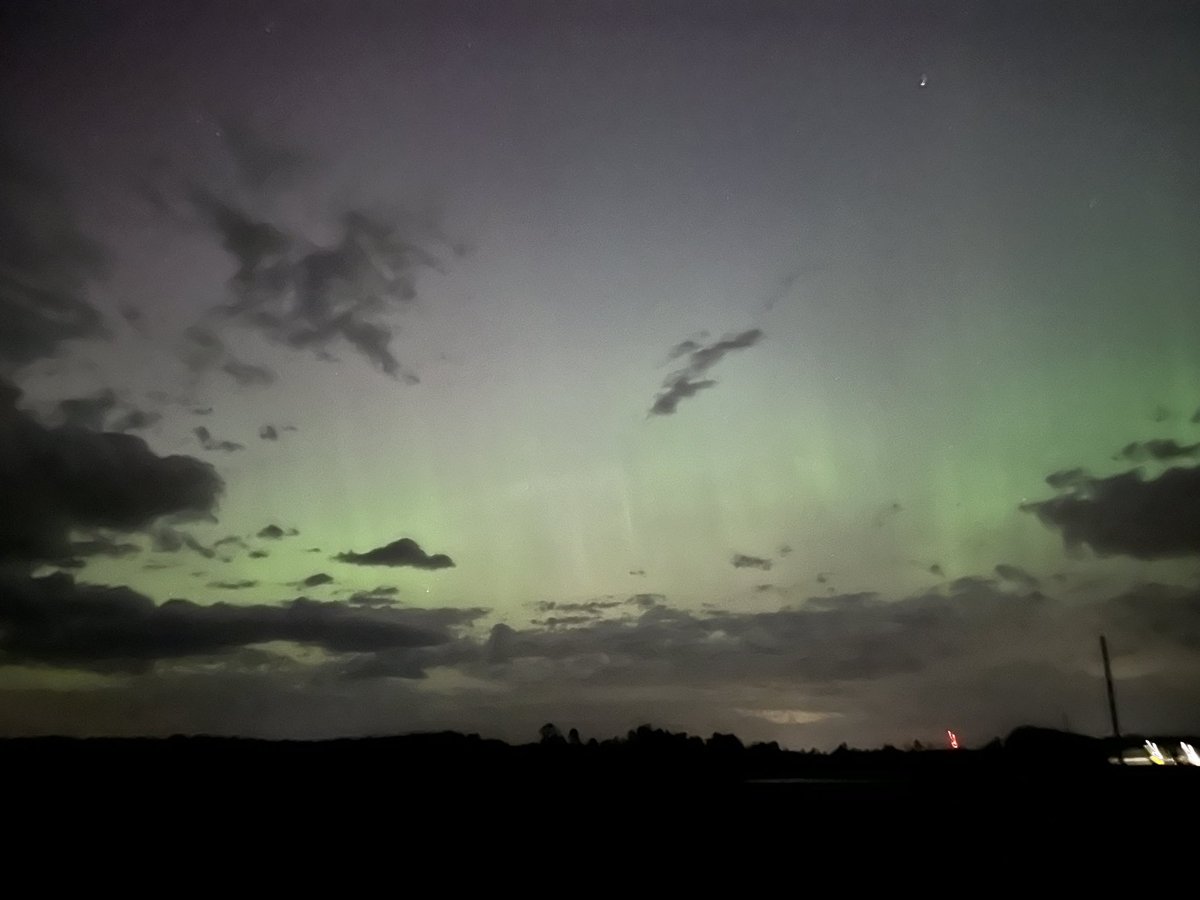 RynaMo162's tweet photo. @25NewsWEEK Northwest or Lacon. We found a break in the clouds. There are no filters on these images. The contrast is exaggerated to the eye. The green was prevalent with blue striations showing the aurora. https://t.co/soeS4V0RtN