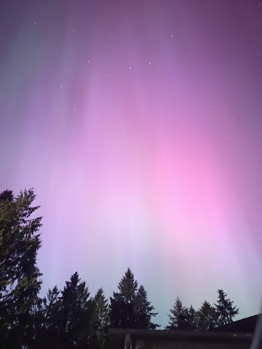 The #aurora is real, and even though it's faint and monochromatic to my human eyes, our phones can take long-exposure photos. Here's what it's like, looking up at the Big Dipper from the Pacific Northwest, with the exposure time set to four seconds.