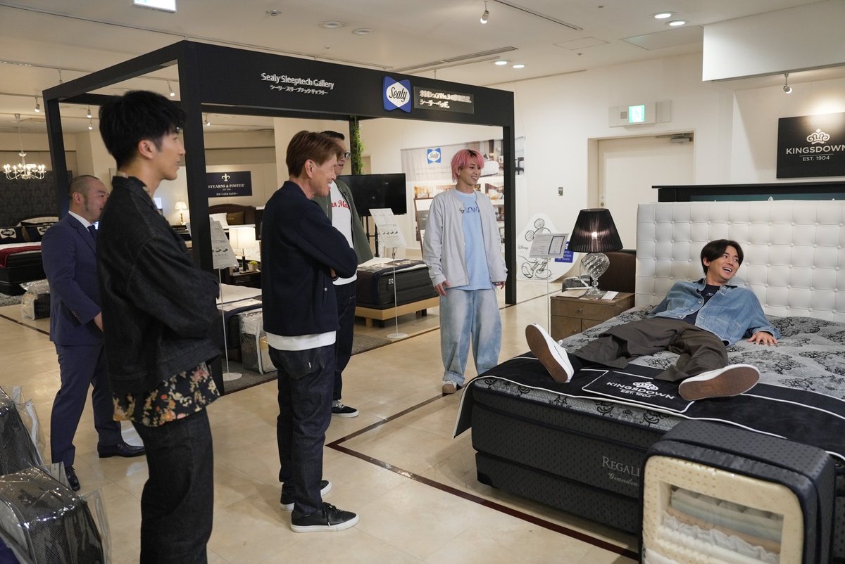 【📺現在放送中!!✨】

ゲストの人生が滲み出るお買い物を
是非、見届けてください！💸✨

『#ヒロミのおせっ買い』
📍5/11(土)15:00～16:55放送
🔗ntv.co.jp/hiromi-no-osek…

#松田元太  #TravisJapan #田島将吾 #INI
#濵田崇裕 #小瀧望 #WEST. 
#ヒロミ #シソンヌ長谷川 #佐久間大介 #SnowMan