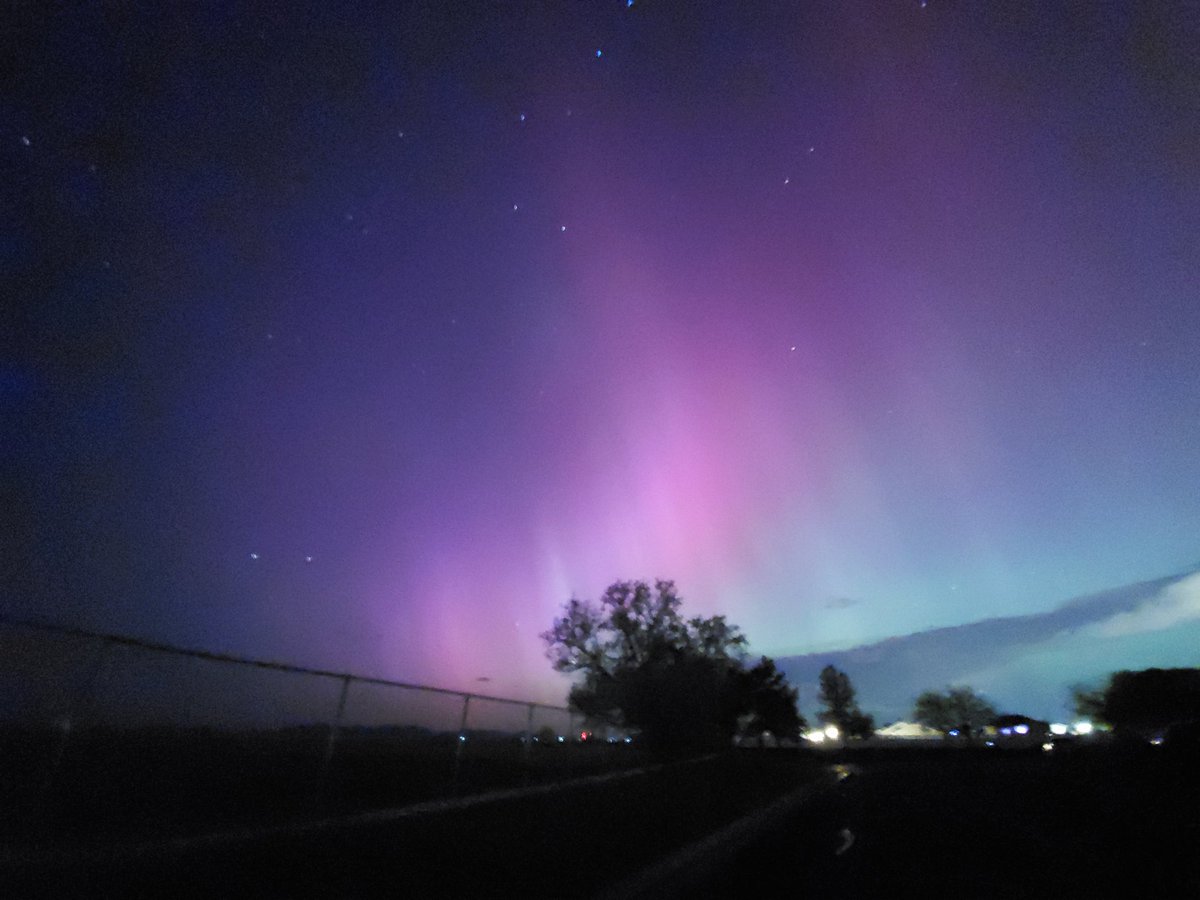 This is one to remember! #geomagneticstorm #utah #Auroraborealis #may2024