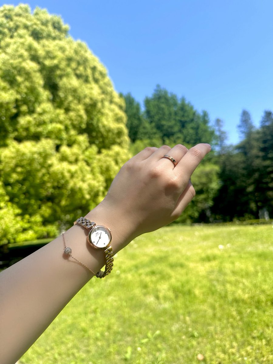 明日は母の日ですね☘️ #PR @itisDW #danielwellington #ダニエルウェリントン #母の日ギフト #母の日 #DWgifting