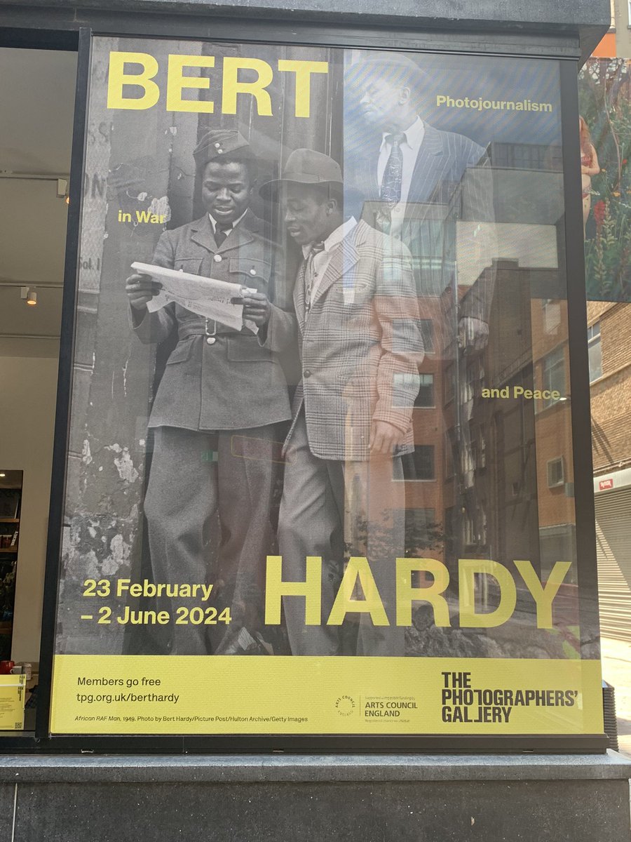 Scanlon_Leslie's tweet photo. No matter where I am I always look for 📷 exhibits and @visitlondon @thephotographersgall was excellent with #BertHardy show among several others. 👍 👍 https://t.co/34ZKEwMUxH