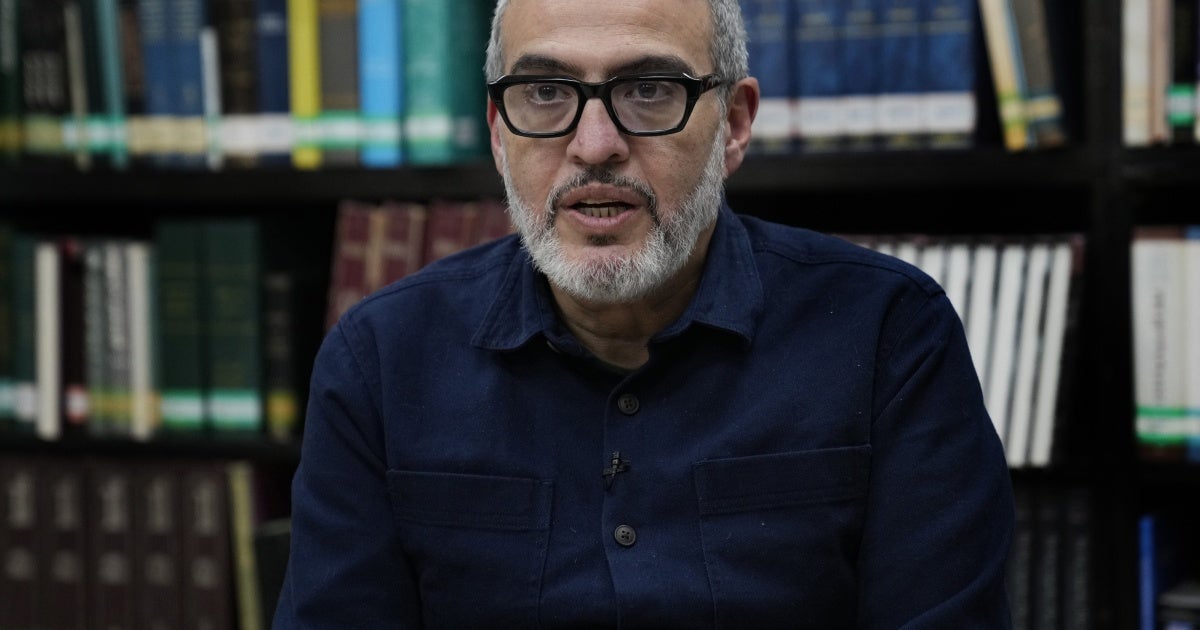 Dr. Ghassan Abu Sittah, a prominent British-Palestinian surgeon and academic, has in recent weeks been denied entry to Germany and France. Germany’s government needs to explain publicly if it has imposed a Schengen-wide entry ban. trib.al/OqZUYBS