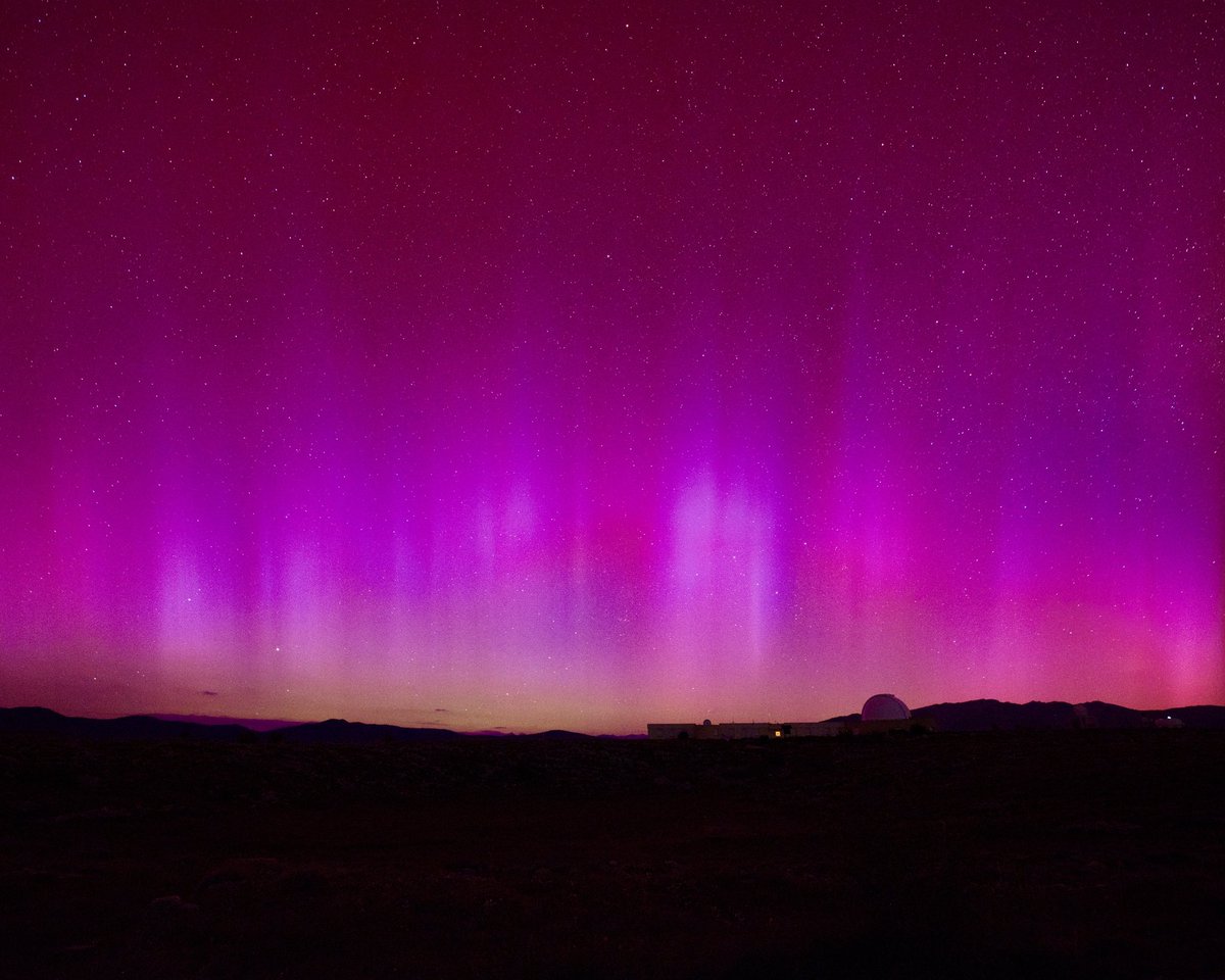 Magie dans le ciel de la #CotedAzurFrance hier soir ✨ Les #AuroresBoreales ont décidé de nous rendre visite et ont illuminé le ciel d'une palette de couleurs féeriques. Un spectacle rare et inoubliable partagé en images par @monsport06 . N’est ce pas sublime ?
📍 Caussols