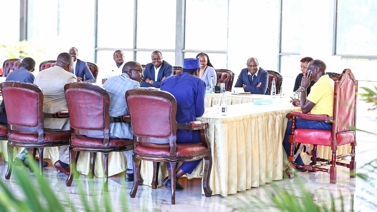 President William Ruto hosts Kenya Medical Practitioners Pharmacists and Dentists Union leadership led by the Secretary General Dr Davji Atellah for the meeting which centred on Human Resources for health as a key pillar for UHC implementation. Health CS Nakhumicha S. Wafula and