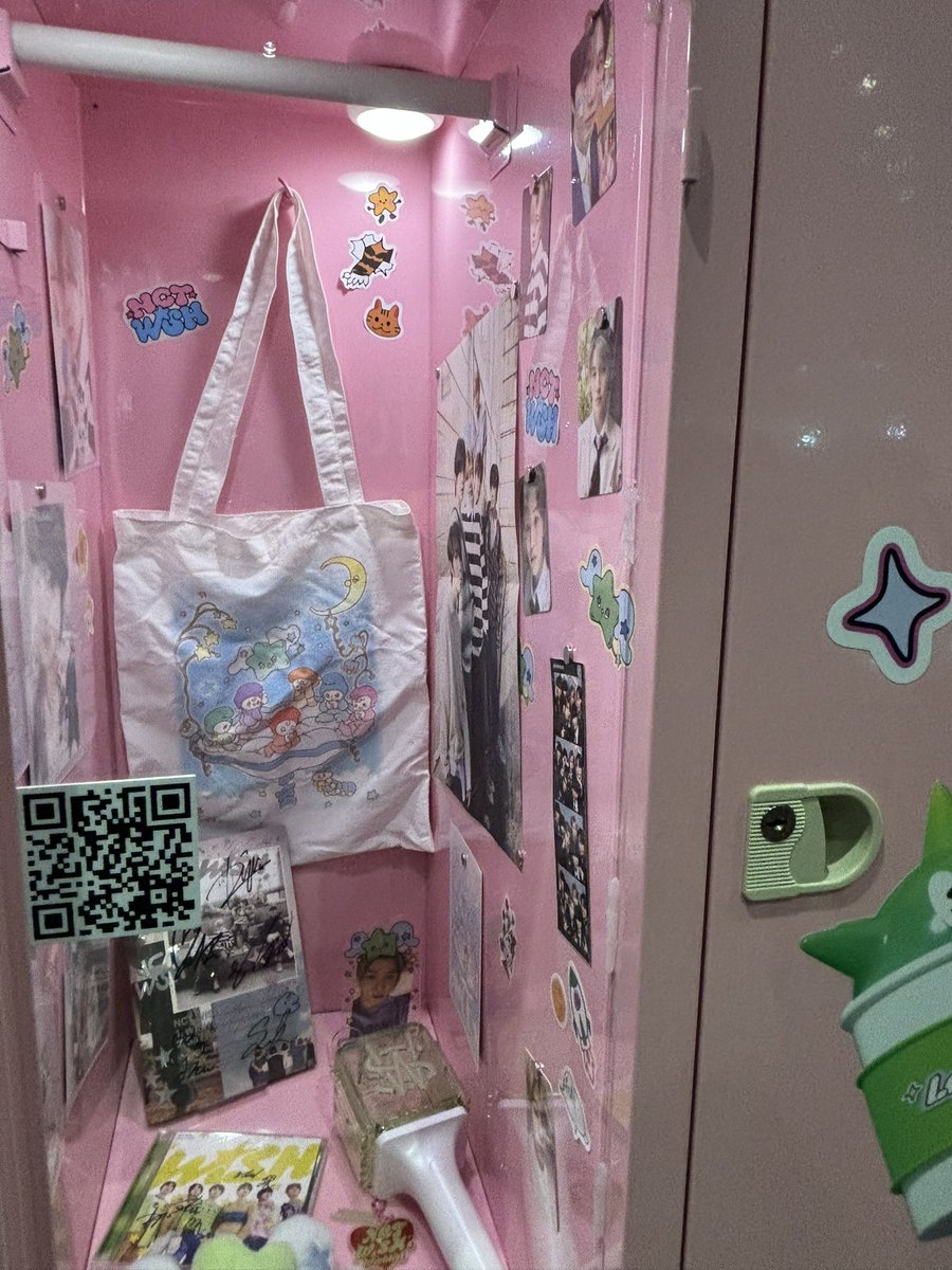 KpopFanFocus's tweet photo. NCT WISH locker at KCON Japan 2024

#NCT
#NCTWISH
#NCTWISHKCON
#NCTWISHKCONJAPAN
#NCTWISHKCONJAPAN2024 https://t.co/9QNhOi6b9n