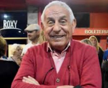 🌑 Falleció ayer en Mar del Plata el reconocido periodista de espectáculos Héctor Peyrou, frecuentado durante décadas por todos los artistas que desarrollaban temporada teatral en la ciudad.
Apasionado por su profesión, divulgó desde su lugar de trabajo información y crítica.