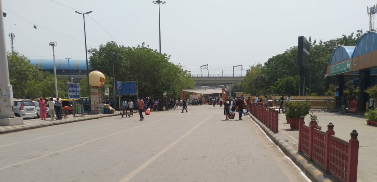 During the ongoing summer rush, cleanliness is being ensured at Anand Vihar Terminal railway station. #SummerSpecial