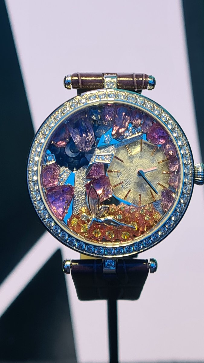 London based folk! Van Cleef and Arpels are running a free exhitibion of their Fine Jewellery and High Horolgoy. Their timepieces are astonishing. You should go along! It's in South Ken from May 26th to June 6th. There are tours and stuff to book.