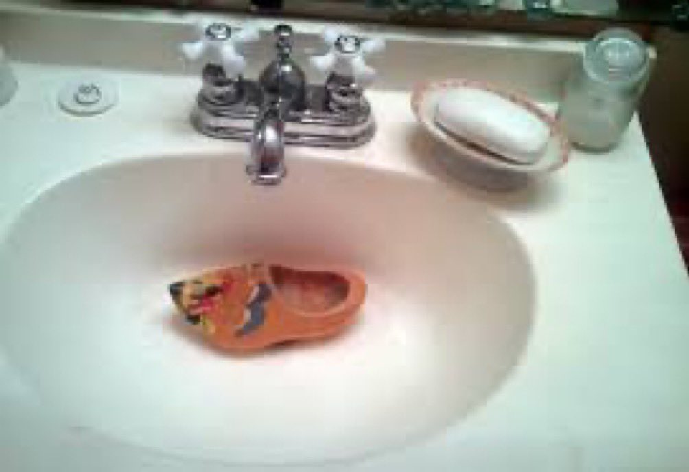 Anyone know a good plumber?
My sink’s clogged…
#Saturday