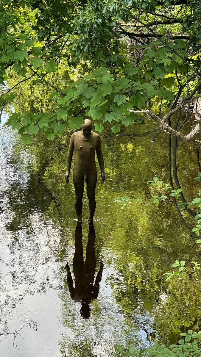 Another Antony Gormley! In Edinburgh now 🏴󠁧󠁢󠁳󠁣󠁴󠁿