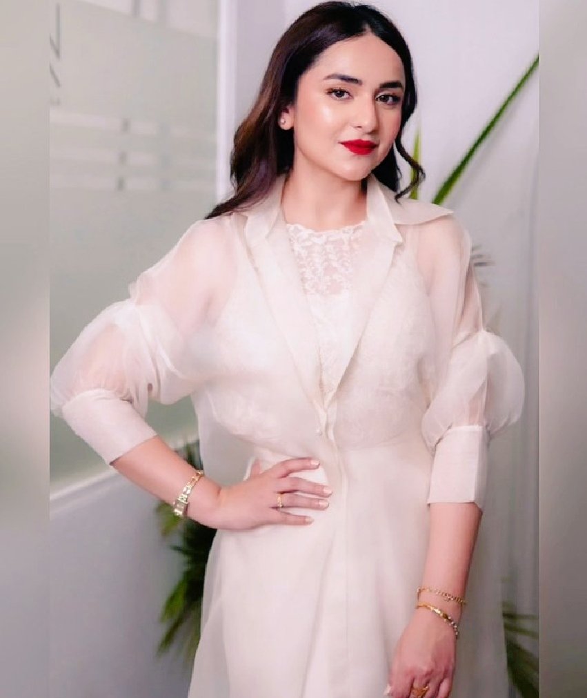 Queen♥️#YumnaZaidi