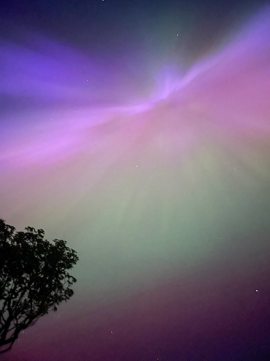 Doolin Cave (@doolincave) on Twitter photo The Northern Lights over Doolin Cave last night 🤩🌌
#ireland #doolin #clare #Burren #northernlights #auroraborealis The Northern Lights over Doolin Cave last night 🤩🌌
#ireland #doolin #clare #Burren #northernlights #auroraborealis