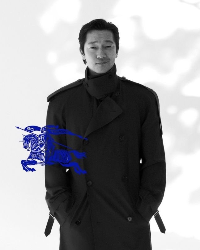 الممثل #SonSukKu يصبح الوجه الإعلاني الجديد للعلامة التجارية Burberry⭐️
