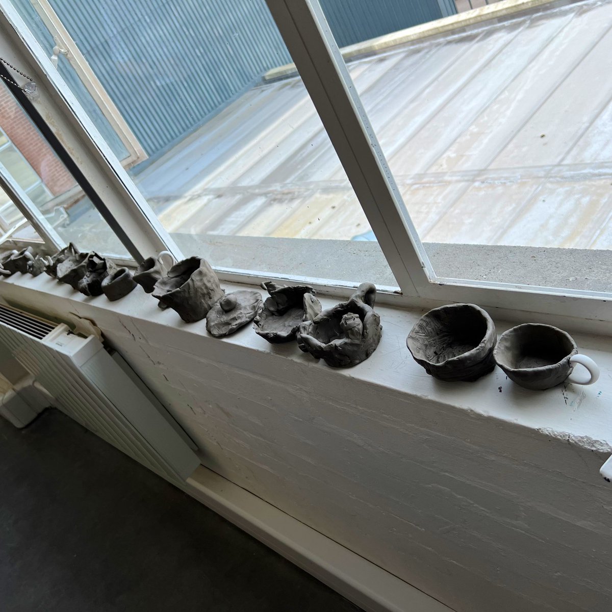 DrewWicken's tweet image. 🏛️ Day 1 of the @V_and_A DesignLab Nation program at @vawedgwood was a blast! 

From exploring the museum &amp;amp; factory to getting hands-on with ceramic work, @Coopacademy students are off to an incredible start! 🏺

#DesignLabNation #Wedgwood #CreativityUnleashed #ceramics