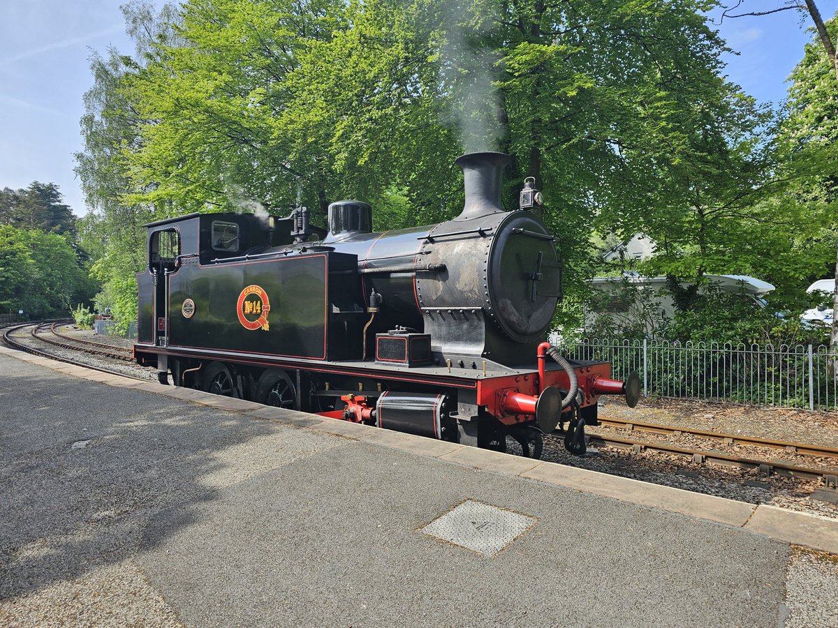 _Leesa_74's tweet image. Doing something abit different to hiking today 
#choochoo
#LakeDistrict