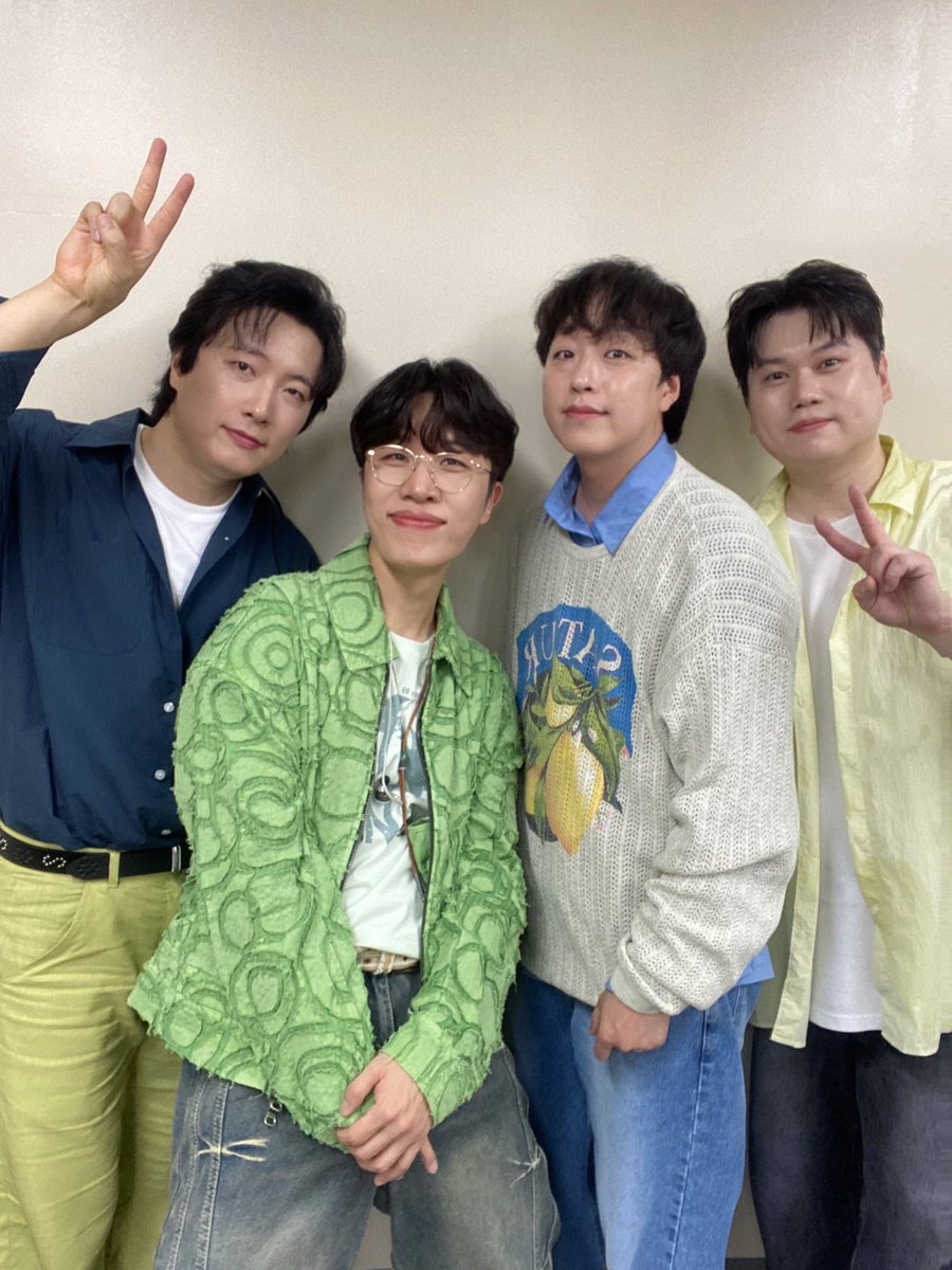 폭우 속에서도 소란에게 큰 함성 보내주신
관객 여러분 감사합니다💙

매일 레전드를 갱신하는 소란!
앞으로도 잘 부탁드립니다🪄

#소란 #SORAN
#고영배 #서면호 #편유일 #이태욱
#봄날엔뷰민라 #인생봄날 #뷰티풀민트라이프
#BML #민트페이퍼