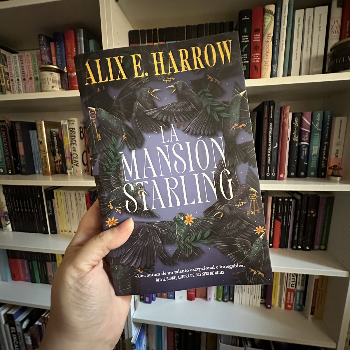 «La Mansión Starling», de Alix E. Harrow, está nominada en los Locus en la categoría de Terror. ✨ Es una novela impresionante y no deja de acumular reconocimiento, ¡dadle una oportunidad si podéis! ♥️