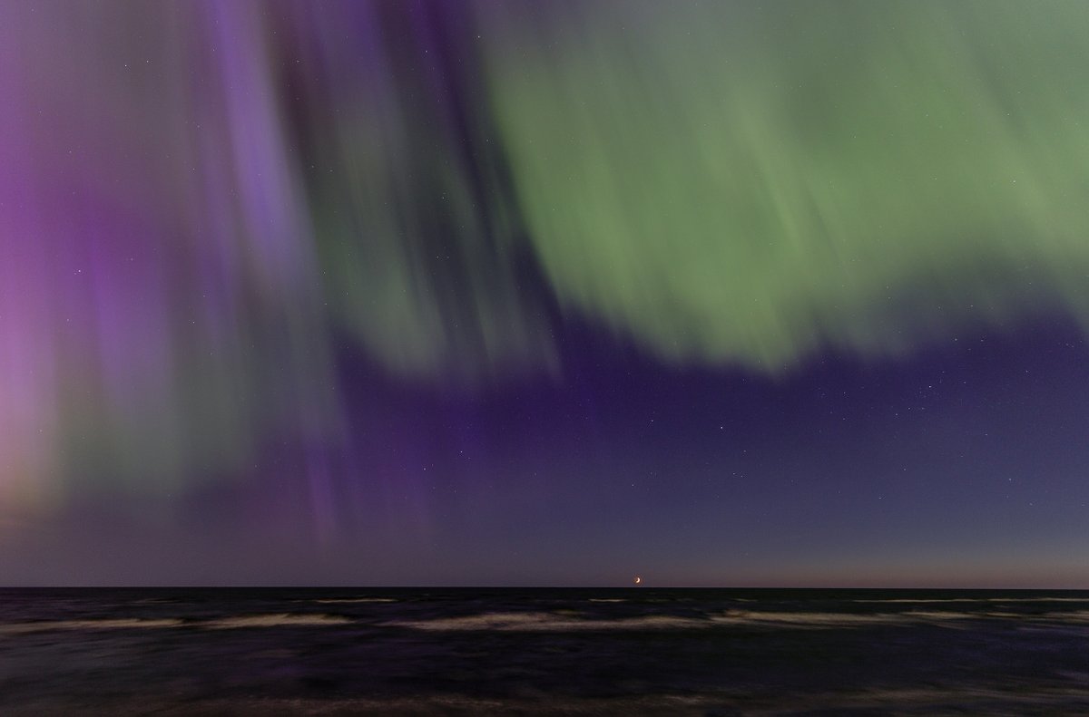 Mans otrs aizvadītās nakts favorīts - noriet Mēness.
Carnikava, 11. V. 2024.