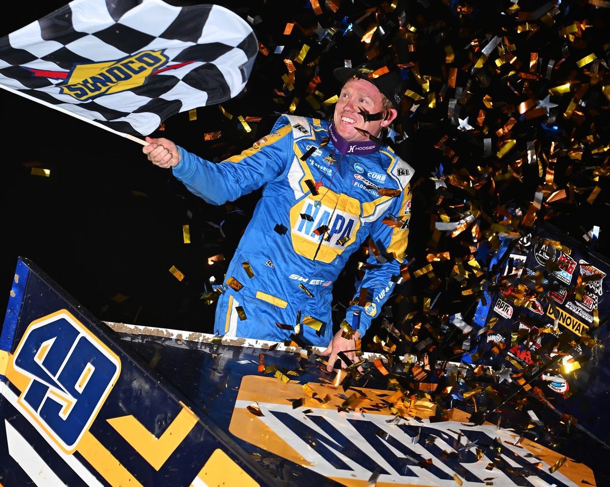 A Sweet threepeat 🏁🏁🏁
Congrats to @bradsweetracing and the #teamNAPA No. 49 crew on their third-consecutive @HighLimitRacing victory 🙌