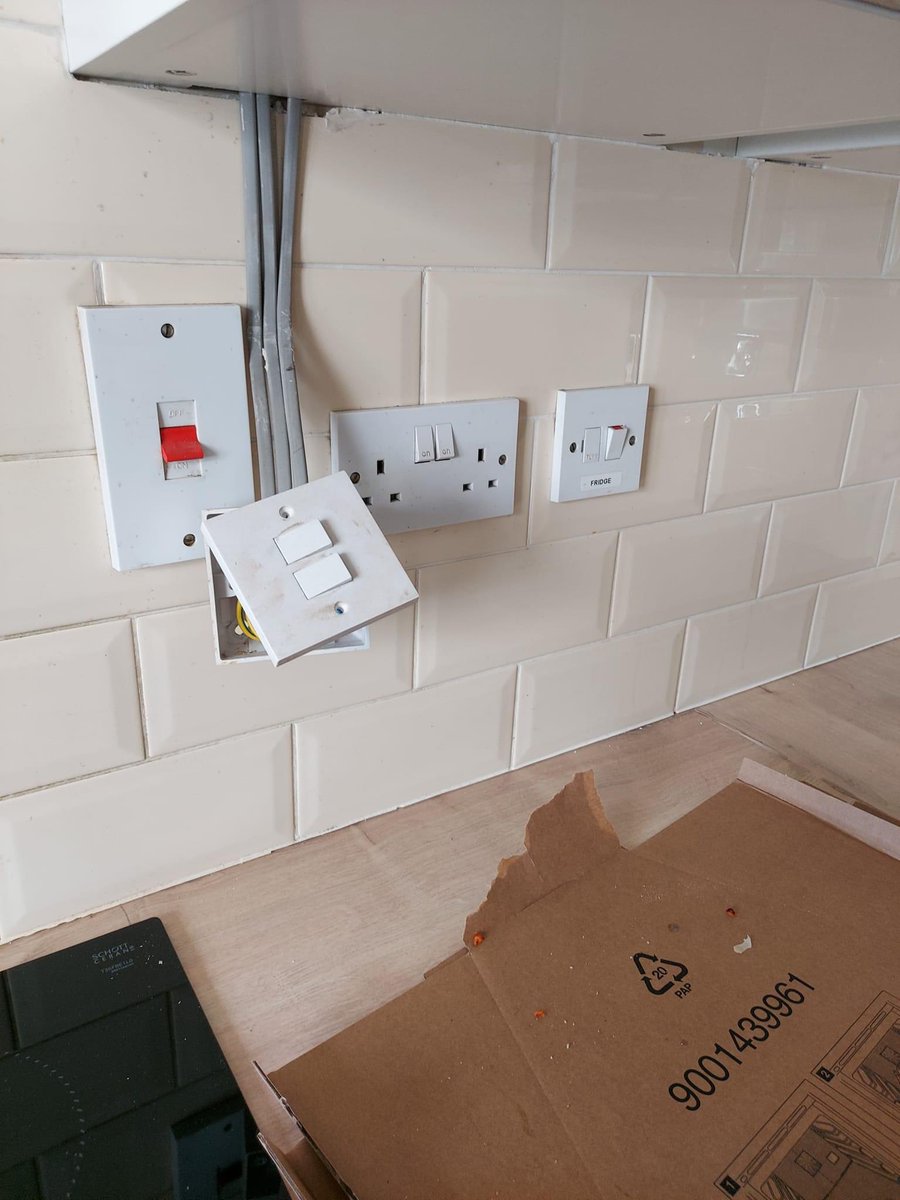 emmapoweruk's tweet image. My sisters shiny new @BandQ  kitchen. 10k and two weeks in, installer disappeared and B&amp;amp;Q happy to abandon her as they can’t /wont assist. Name and shame B&amp;amp;Q Dartford.