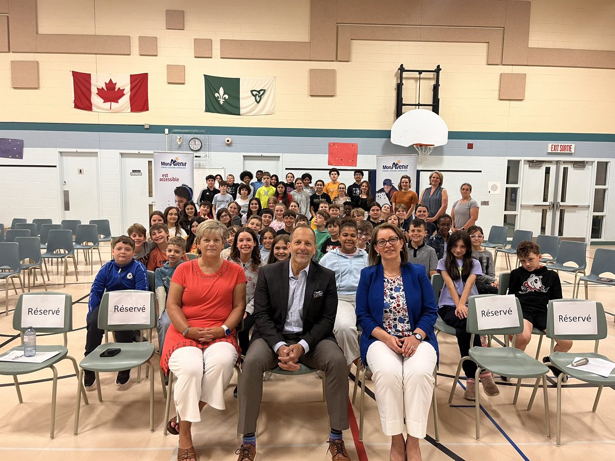 Une excellente présentation pour notre maire de Niagara Falls <a href="/jimdiodati/">Jim Diodati</a> pour nos élèves de l’EEC NDDLJ sur la gouvernance parlementaire. Merci pour votre engagement. <a href="/cscmonavenir/">Csc MonAvenir</a> <a href="/AFOCSC/">AFOCSC</a>