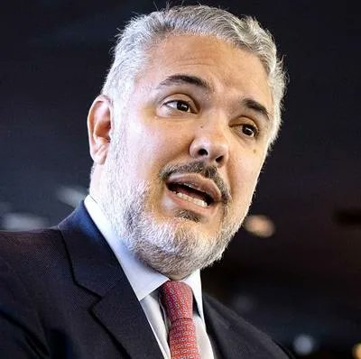 <a href="/IvanDuque/">Iván Duque 🇨🇴</a> ▶No se desaparecio ni un solo dia de su obligación presidencial
▶No tenia problemas con el alcohol ni drogas
▶Si crio a los hijos
▶ Respetó a su familia 
▶Jamas descalifico a los que no piensal como el

Si soy Duquista, bien pueda  admirar su guerrillero terrorista