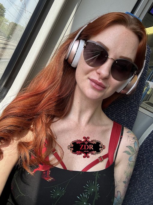 Happy Saturday all!  What are your plans?! The sun is shining &amp; in London bound to film with @IsisLove<a href="/tag/inlove"class="tags"><span>#inlove</span></a><a href="/tag/redhead"class="tags"><span>#redhead</span></a><a href="/tag/gown"class="tags"><span>#gown</span></a><a href="/tag/boudoir"class="tags"><span>#boudoir</span></a>