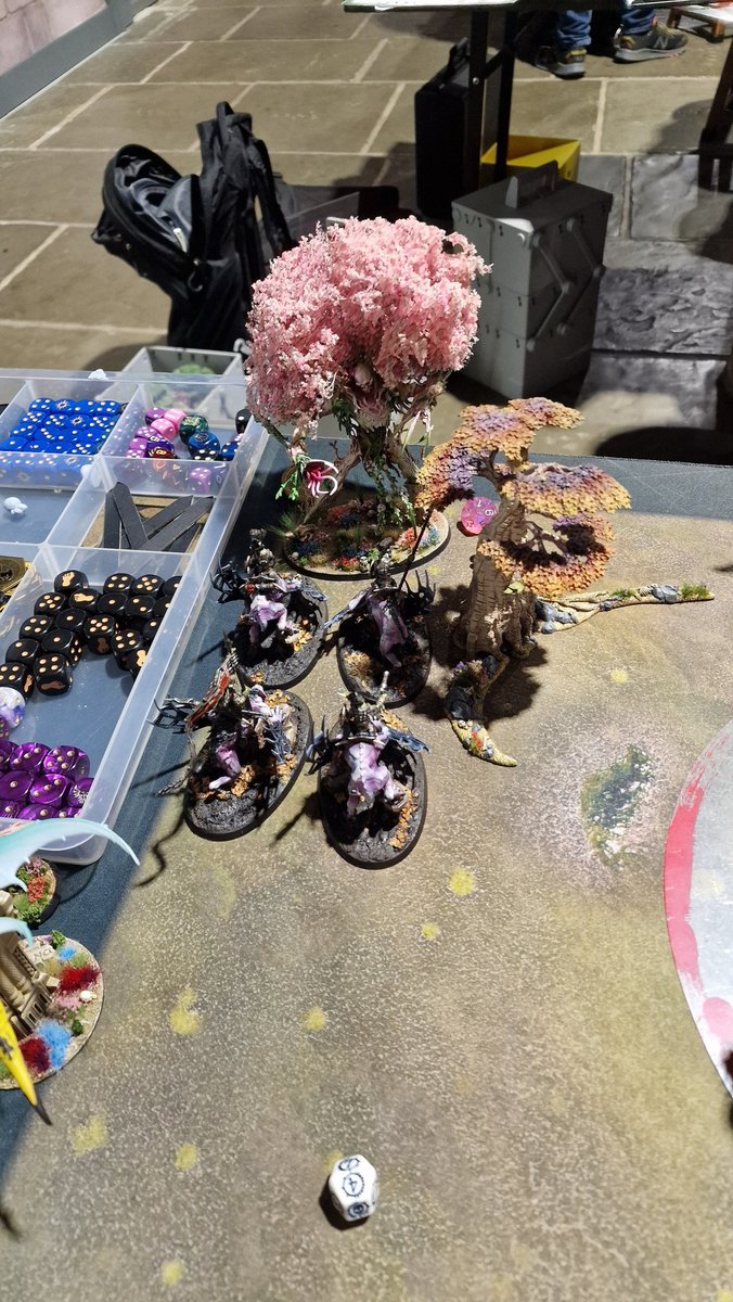 In the alliance of the Necromancer Stoneforge the Ghoulmere Grots have assembled the Plunder Post of Skumfenn Sump and begin to siphon the arcane power of the nexus

Great game against sylvaneth, tipping only on the final turns

#WarhammerCommunity #ageofsigmar