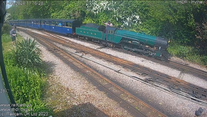 🕛Midday Gala Check-in @SwanRailway Diesel Gala - ℹ️ swanagerailway.co.uk/events/view/di… @RHDR Steam & Diesel Gala - ℹ️ rhdr.org.uk/special-events… Lets see your screen grabs in the comments below ⬇️⬇️⬇️