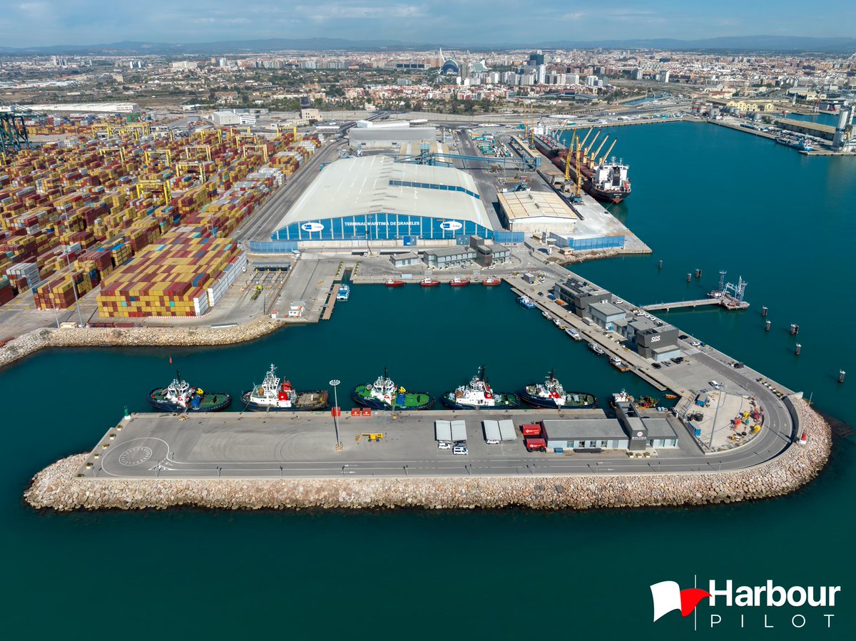 Nautical services, Valencia port. harbourpilot.es/wp-content/upl… #Boluda #shipping #port #Valenciaport #tuglife