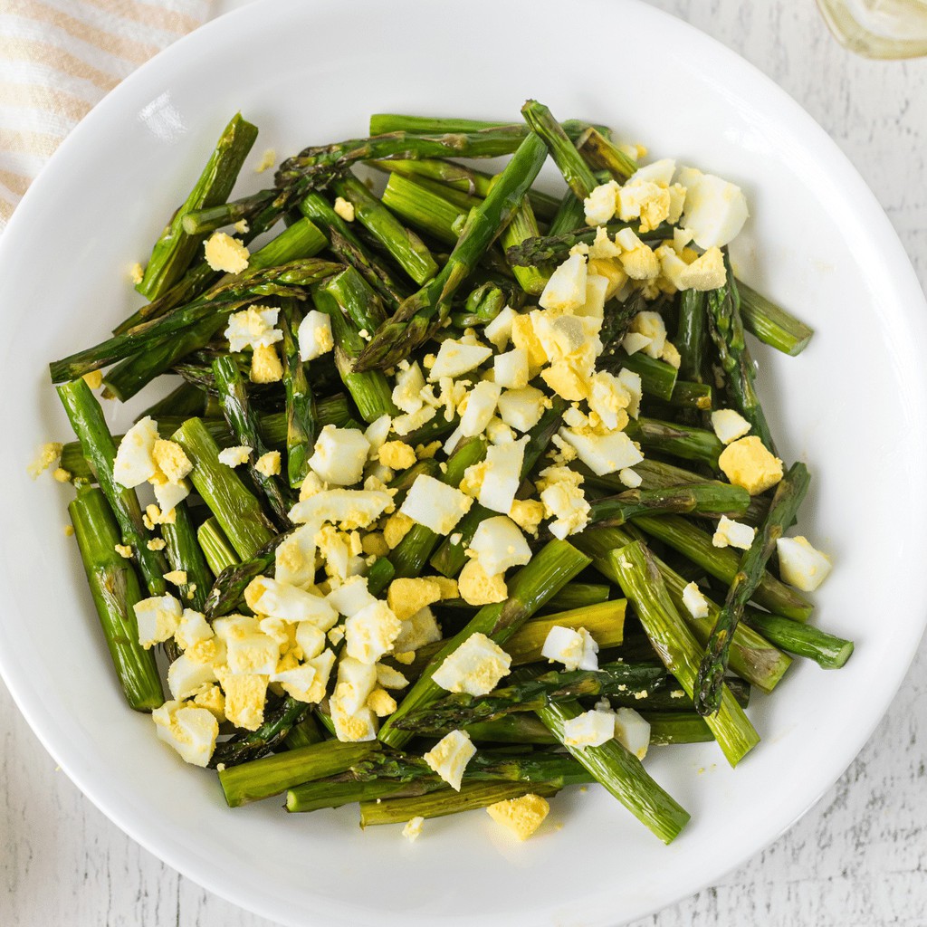 This beautiful salad is made from roasted asparagus, hard-cooked egg, and a homemade lemon garlic vinaigrette dressing.

Read more 👉 lttr.ai/ASQBl

#dijonvinaigrette #PerfectSideDish #RoastedAsparagus
