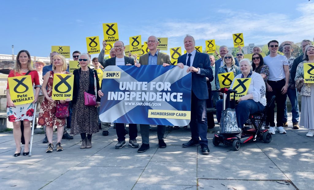 ☀️ Fabulous day for SNP Leader, @JohnSwinney, to join @PeteWishart, @JimFairlieLogie and some of the brilliant Perth SNP team. #ActiveSNP