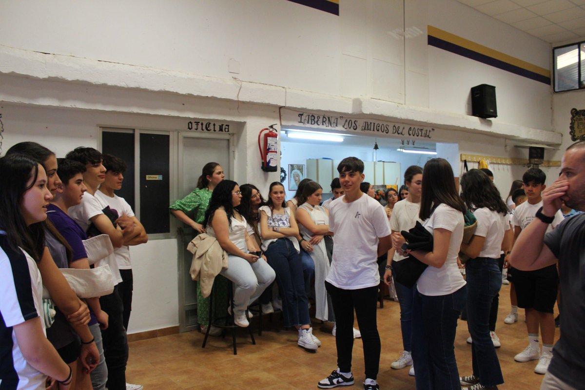 GranPoderAlm's tweet photo. En el día de ayer tuvo lugar el segundo ensayo de  jóvenes costaleros para la procesión de La Cruz De Mayo 2024

Aquí, algunas imágenes del grupo joven donde se puede ver la ilusión y las ganas con la que están preparándose su ropa para empezar el ensayo. https://t.co/yMRFLVBcPV