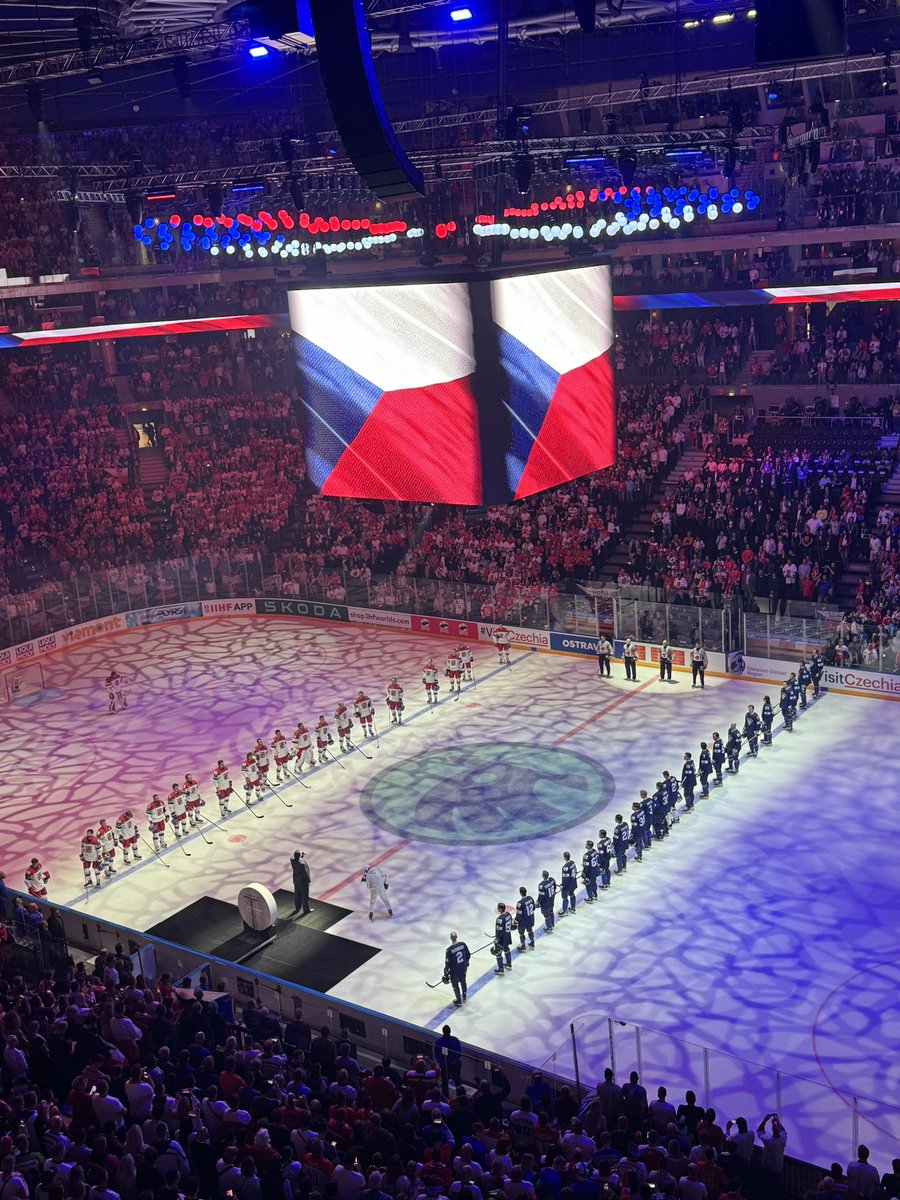 Hason_Jan's tweet photo. Zahájeno🎉🇨🇿

#MensWorlds #narodnitym #ceskyhokej https://t.co/obf5I4IAwU