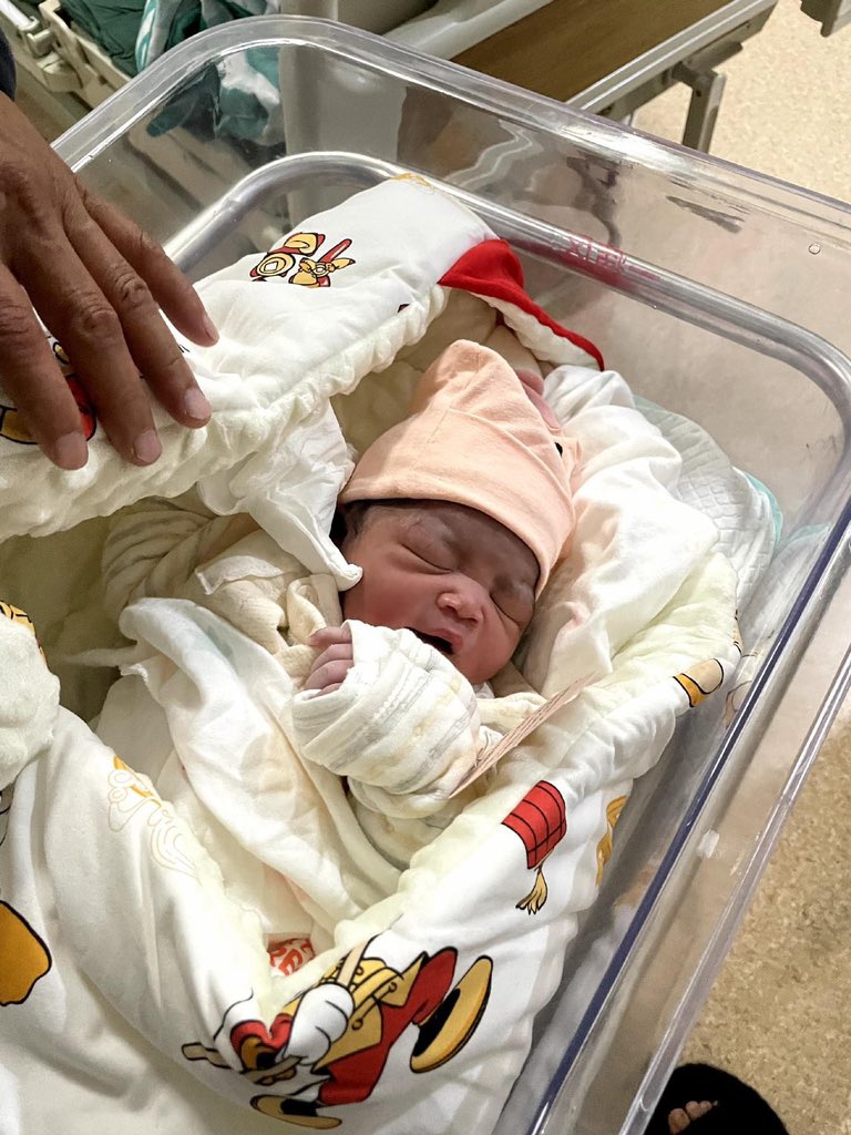 Ugandan vlogger Rose and husband have welcomed a baby girl. Congratulations 👏🏾