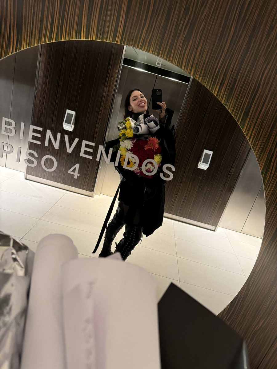 saralandrydj's tweet image. 💫 GRACIAS BUENOS AIRES PARA SU VIBRAS TE AMOOOOO 💫

INCREÍBLE 🤯🫠🇦🇷🖤✨💫