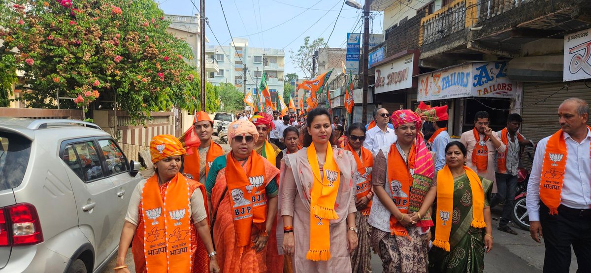 BaggaNeha's tweet image. #Mandsaur की जनता करे पुकार...
#PhirEkBaarModiSarkar

 देवतुल्य जनता का ये अपार प्रेम और उत्साह इस बात का प्रमाण है कि मंदसौर लोकसभा में पुनः प्रचंड बहुमत से #SudhirGupta जीता कर कमल का फूल खिलाने वाली है।

#PhirEkBaarModiSarkar 
#AbkiBaar400Paar