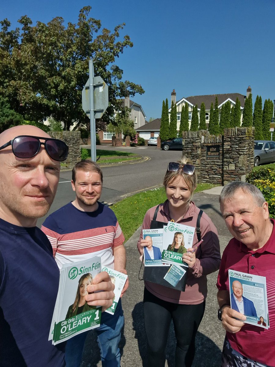 Another glorious day, another great canvass. Orla O’Leary is an outstanding Councillor and great to see the recognition of that on the doors on the Model Farm Road. @OrlaaOL Great to be joined by former local Cllrs Henry Cremin & Eolan Ryng 🙌