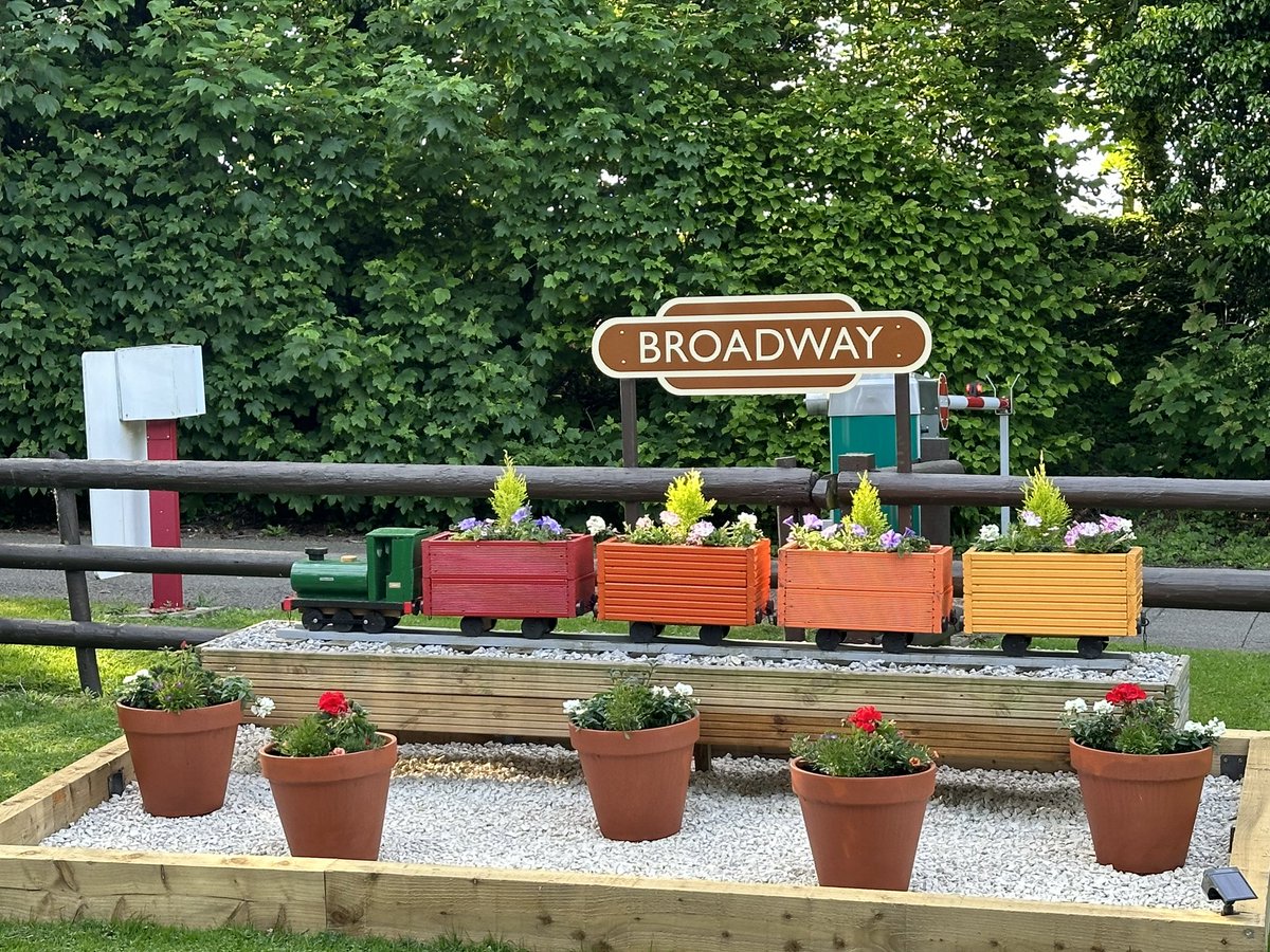 Our feature garden is coming on nicely @BroadwayUK @candmclub