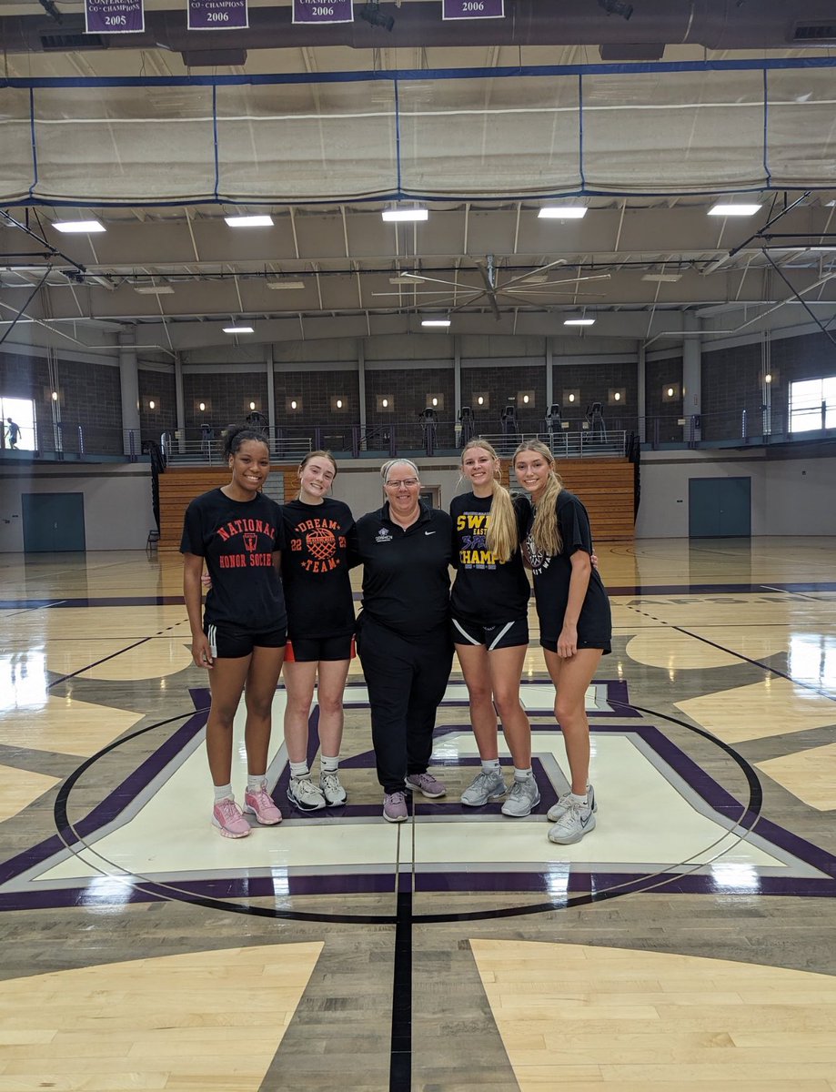 Tim Hoelle tweet media